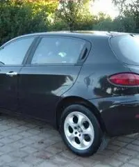 ALFA ROMEO 147 1.9 JTD 16V cat 5 porte Distinctive rif. 7196704 ALFA ROMEO 147 1.9 JTD 16V cat 5 porte Distinctive rif. 7196704