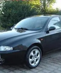 ALFA ROMEO 147 1.9 JTD 16V cat 5 porte Distinctive rif. 7196704 ALFA ROMEO 147 1.9 JTD 16V cat 5 porte Distinctive rif. 7196704