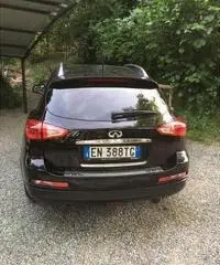 Infiniti EX30 d