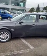 Alfa Romeo 156 alfa romeo 1.9 jtd sportwagon exclusive (2004/06 - 2006/01) Alfa Romeo 156 alfa romeo 1.9 jtd sportwagon exclusive (2004/06 - 2006/01)