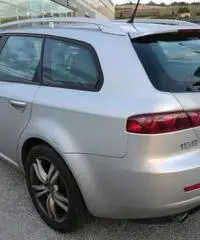Alfa Romeo 159 alfa romeo 1.9 jtdm 150cv sw progression (2009 Alfa Romeo 159 alfa romeo 1.9 jtdm 150cv sw progression (2009