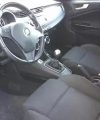 ALFA ROMEO Giulietta 1.6 JTDm-2 105 CV Distinctive rif. 7083785 ALFA ROMEO Giulietta 1.6 JTDm-2 105 CV Distinctive rif. 7083785