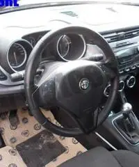 ALFA ROMEO Giulietta 2.0 JTDm-2 140 CV Distinctive rif. 6475831 ALFA ROMEO Giulietta 2.0 JTDm-2 140 CV Distinctive rif. 6475831