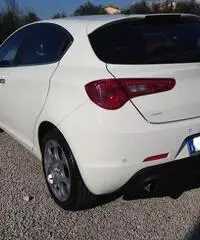 Alfa Romeo Giulietta 2.0 JTDm-2 170 CV Distinctive Alfa Romeo Giulietta 2.0 JTDm-2 170 CV Distinctive