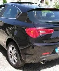 Alfa Romeo Giulietta 2.0 Jtdm-2 140 CV Progression Alfa Romeo Giulietta 2.0 Jtdm-2 140 CV Progression
