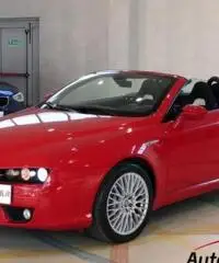 ALFA ROMEO SPIDER 2.4 JTD-M 210 CV Sedili sportivi Capotte elett Cruise control 2xclima Radio cd Cer ALFA ROMEO SPIDER 2.4 JTD-M 210 CV Sedili sportivi Capotte elett Cruise control 2xclima Radio cd Cer