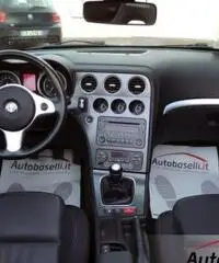 ALFA ROMEO SPIDER 2.4 JTD-M 210 CV Sedili sportivi Capotte elett Cruise control 2xclima Radio cd Cer ALFA ROMEO SPIDER 2.4 JTD-M 210 CV Sedili sportivi Capotte elett Cruise control 2xclima Radio cd Cer