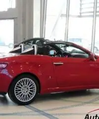 ALFA ROMEO SPIDER 2.4 JTD-M 210 CV Sedili sportivi Capotte elett Cruise control 2xclima Radio cd Cer ALFA ROMEO SPIDER 2.4 JTD-M 210 CV Sedili sportivi Capotte elett Cruise control 2xclima Radio cd Cer