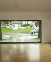 Locale ottima visibilita Locale ottima visibilita