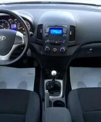 HYUNDAI i30 CW 1.6 CRDi 90CV 6m. Active Special HYUNDAI i30 CW 1.6 CRDi 90CV 6m. Active Special