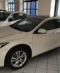 INFINITI Q30 2.2 diesel DCT Premium Tech INFINITI Q30 2.2 diesel DCT Premium Tech
