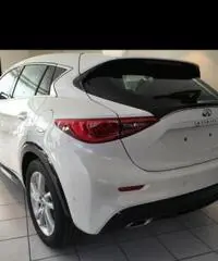INFINITI Q30 2.2 diesel DCT Premium Tech INFINITI Q30 2.2 diesel DCT Premium Tech