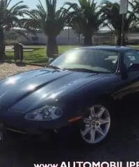 JAGUAR XK8 4.0i Coupé