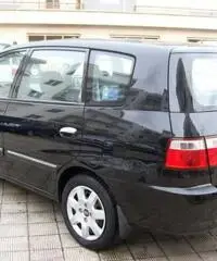 Kia Carens 2.0 16V CRDi 112CV LX Kia Carens 2.0 16V CRDi 112CV LX