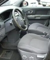 Kia Carens 2.0 16V CRDi 112CV LX Kia Carens 2.0 16V CRDi 112CV LX