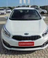 KIA ceed cee'd 1.6 CRDi 110 CV 5 porte Active KIA ceed cee'd 1.6 CRDi 110 CV 5 porte Active