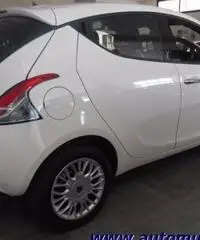 LANCIA Ypsilon 0.9 T.Air 85 CV 5 porte Metano Ecochic Silver LANCIA Ypsilon 0.9 T.Air 85 CV 5 porte Metano Ecochic Silver