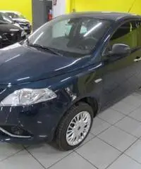 LANCIA Ypsilon 0.9 TwinAir 85 CV 5 porte Metano Ecochic Silver