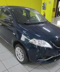 LANCIA Ypsilon 0.9 TwinAir 85 CV 5 porte Metano Ecochic Silver LANCIA Ypsilon 0.9 TwinAir 85 CV 5 porte Metano Ecochic Silver