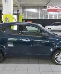 LANCIA Ypsilon 0.9 TwinAir 85 CV 5 porte Metano Ecochic Silver LANCIA Ypsilon 0.9 TwinAir 85 CV 5 porte Metano Ecochic Silver