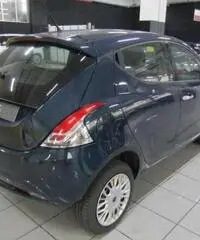 LANCIA Ypsilon 0.9 TwinAir 85 CV 5 porte Metano Ecochic Silver LANCIA Ypsilon 0.9 TwinAir 85 CV 5 porte Metano Ecochic Silver