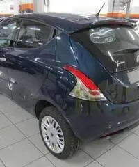 LANCIA Ypsilon 0.9 TwinAir 85 CV 5 porte Metano Ecochic Silver LANCIA Ypsilon 0.9 TwinAir 85 CV 5 porte Metano Ecochic Silver