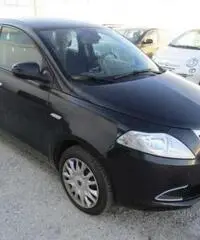 LANCIA Ypsilon 1.2 69 CV 5 porte Silver