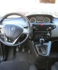 LANCIA Ypsilon 1.2 69 CV 5 porte Silver