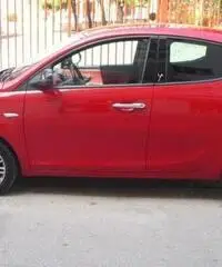 LANCIA Ypsilon 1.3 MJT 16V 95 CV 5 porte S&S Black&Red LANCIA Ypsilon 1.3 MJT 16V 95 CV 5 porte S&S Black&Red