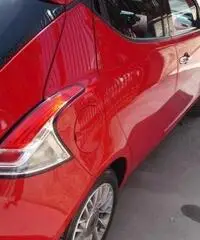 LANCIA Ypsilon 1.3 MJT 16V 95 CV 5 porte S&S Black&Red LANCIA Ypsilon 1.3 MJT 16V 95 CV 5 porte S&S Black&Red