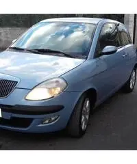 Lancia ypsilon 2004