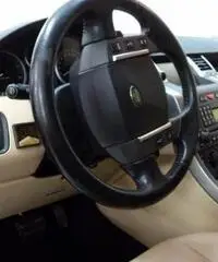 Land Rover Range Rover Sport 2.7 TDV6 HSE Land Rover Range Rover Sport 2.7 TDV6 HSE