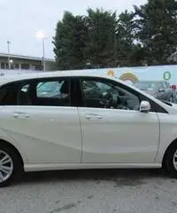 MERCEDES-BENZ B 180 CDI Executive MERCEDES-BENZ B 180 CDI Executive