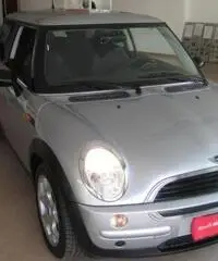 Mini Mini 1.6 16V ONE Mini Mini 1.6 16V ONE