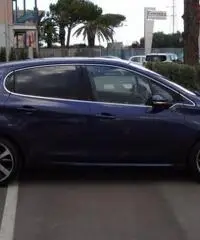 PEUGEOT 208 1.6 8V e-HDi 92CV Stop&Start 5p. Allure PEUGEOT 208 1.6 8V e-HDi 92CV Stop&Start 5p. Allure