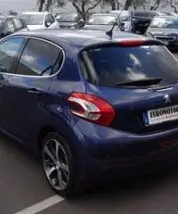 PEUGEOT 208 1.6 8V e-HDi 92CV Stop&Start 5p. Allure PEUGEOT 208 1.6 8V e-HDi 92CV Stop&Start 5p. Allure