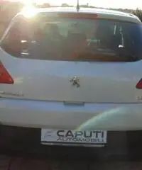 PEUGEOT 3008 1.6 HDi 110CV cambio robotizzato Business