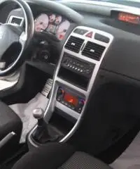 Peugeot 307 16V 3P. Australian