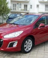 Peugeot 308 SW 1.6 e-HDi 112CV S&S Business Navy Peugeot 308 SW 1.6 e-HDi 112CV S&S Business Navy