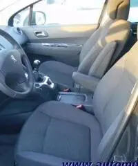 PEUGEOT 5008 1.6BlueHDi 120 S&S Business