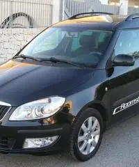 SKODA Roomster 1.6 TDI CR 90CV Style SKODA Roomster 1.6 TDI CR 90CV Style