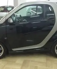 smart fortwo fortwo 1000 72 kW coupé BRABUS Xclusive smart fortwo fortwo 1000 72 kW coupé BRABUS Xclusive