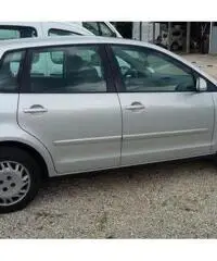 VOLKSWAGEN Polo 1.2/64CV 12V 5p. Comfortline VOLKSWAGEN Polo 1.2/64CV 12V 5p. Comfortline
