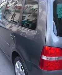 VOLKSWAGEN Touran 16V TDI DSG Highline