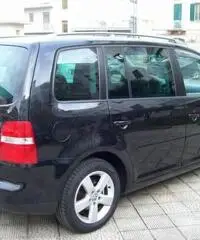 Volkswagen Touran 2.0 TDI 140CV Highline Volkswagen Touran 2.0 TDI 140CV Highline