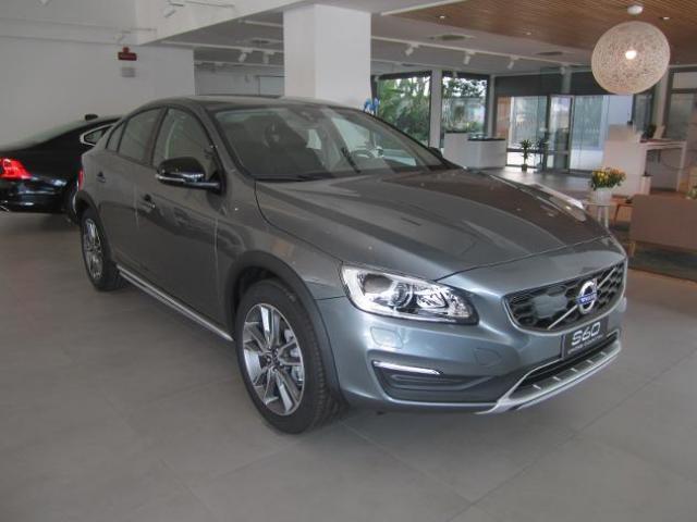 Volvo S60 Cross Country D3 Geartronic Momentum
