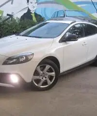 Volvo V40 Cross Country D2 120 CV Business Volvo V40 Cross Country D2 120 CV Business