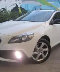 Volvo V40 Cross Country D2 120 CV Business Volvo V40 Cross Country D2 120 CV Business