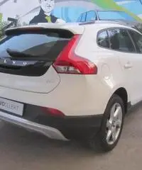 Volvo V40 Cross Country D2 120 CV Business Volvo V40 Cross Country D2 120 CV Business