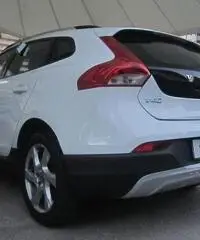 Volvo V40 Cross Country D2 120 CV Business Volvo V40 Cross Country D2 120 CV Business